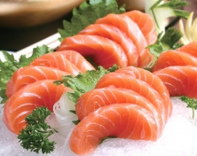 冰鮮三文魚魚腩（去皮、切片）